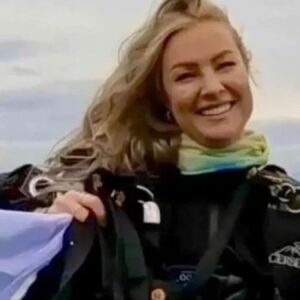 parasutunu bilerek acmamis ucaktan olume atlayis L4VICtgs