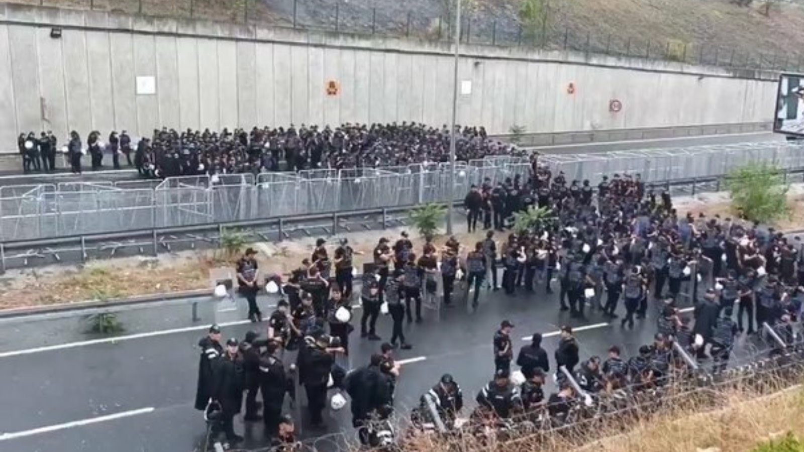 chpden gursel tekine delegelerin ozgur iradesiyle secilmeden mazbatasini almadan hic kimse o koltuga oturamaz xuDq3rwB