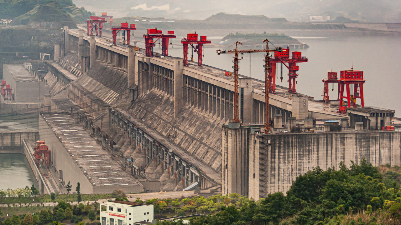 cinin dunyanin donusunu yavaslatan dev yapisi uc bogaz baraji syBQ46B9