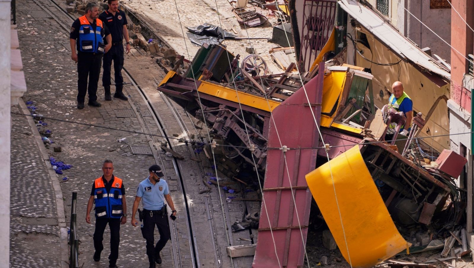 lizbonda funikuler faciasi kaza sabahi denetimden gecmis sCAhqMJ7