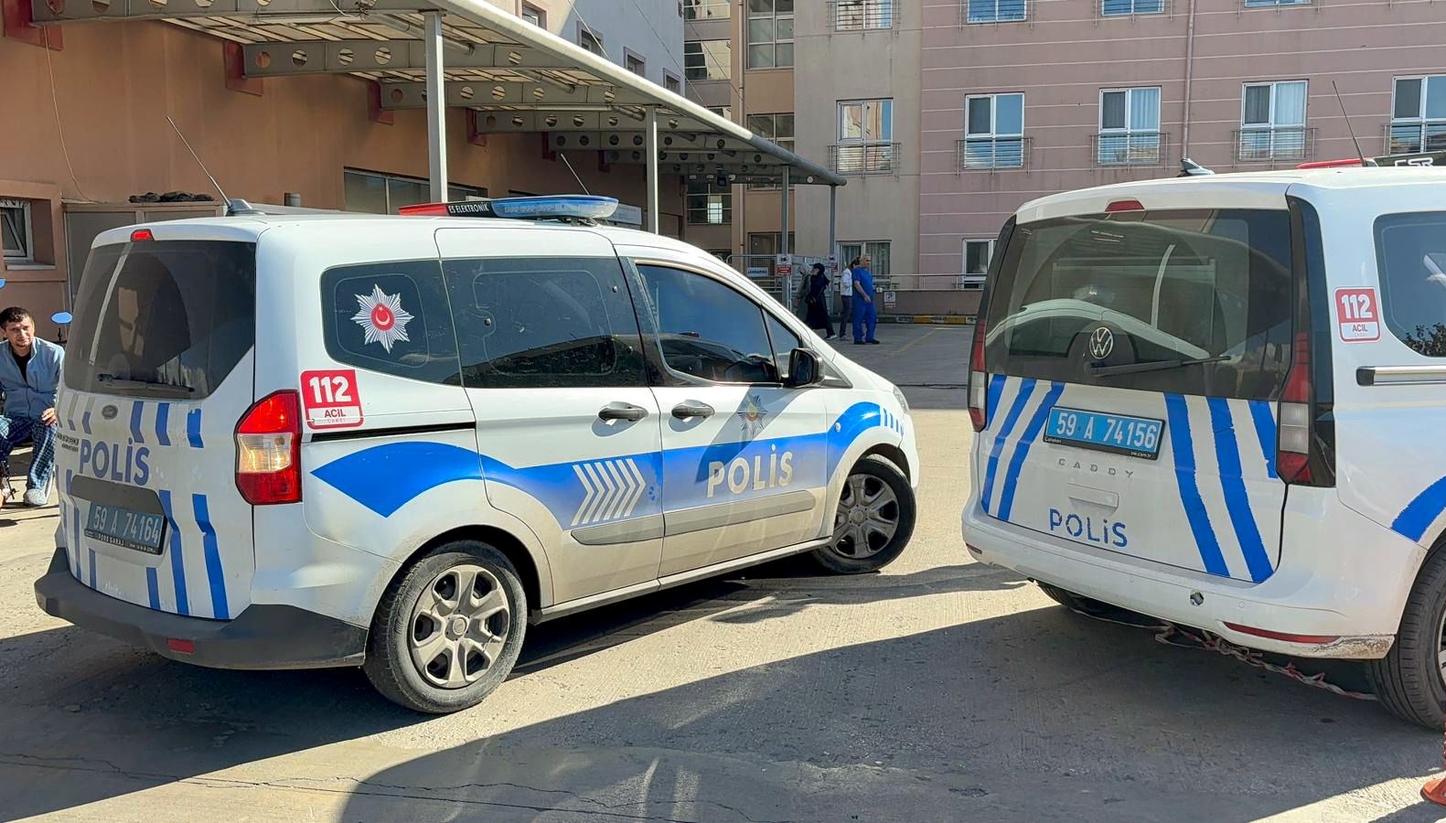 cenaze evinde silahlar konustu 2 olu TZiUA8ch