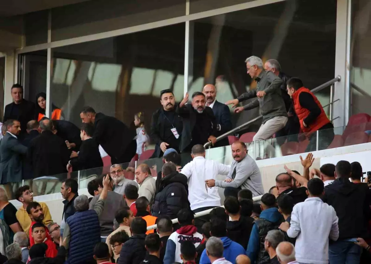 sivasspor baskani gokhan karagol taraftarla tartisti 92HlgDWD