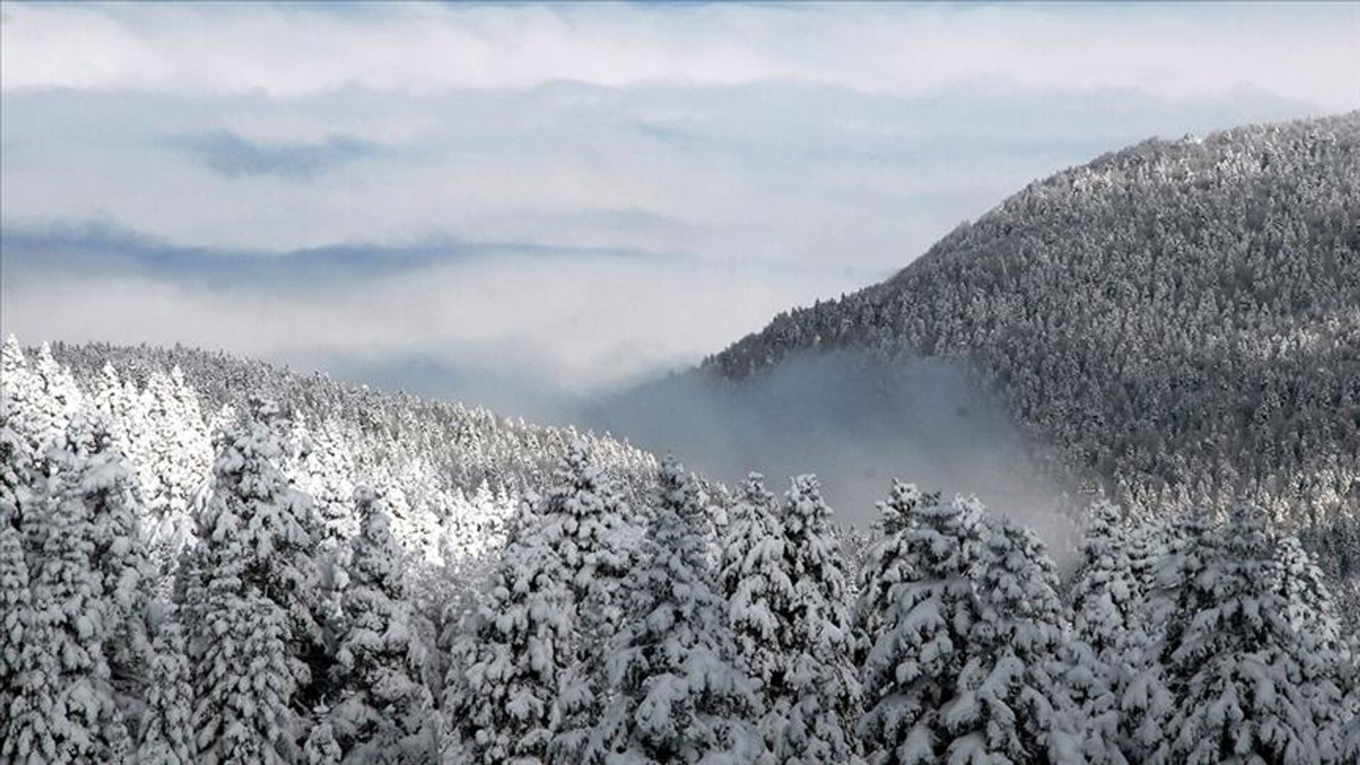uludagda mevsimin ilk kar yagisi etkili oldu sicaklik en dusuk sifirin altinda 3 derece 4u5lZATE