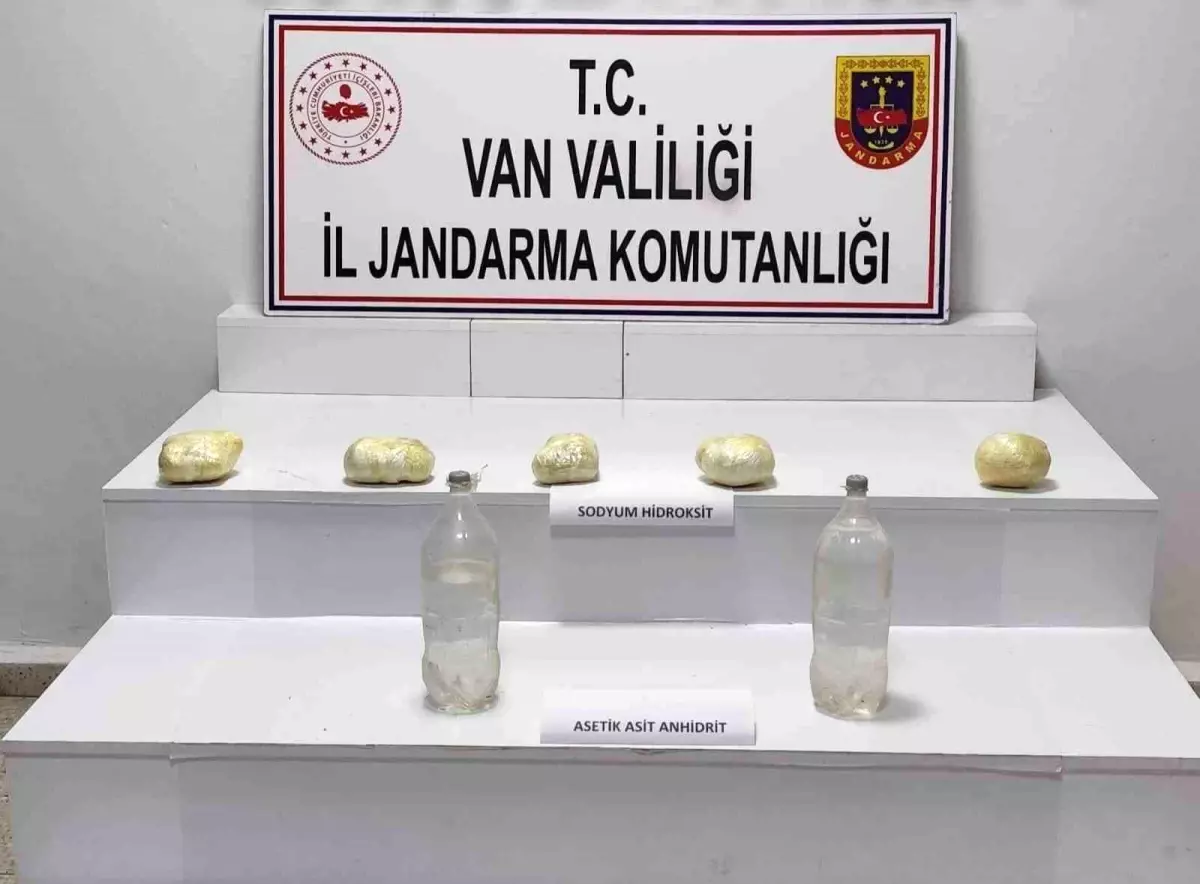 vanda uyusturucu operasyonu 4 kilo asetik asit ele gecirildi 3jLn4lRI