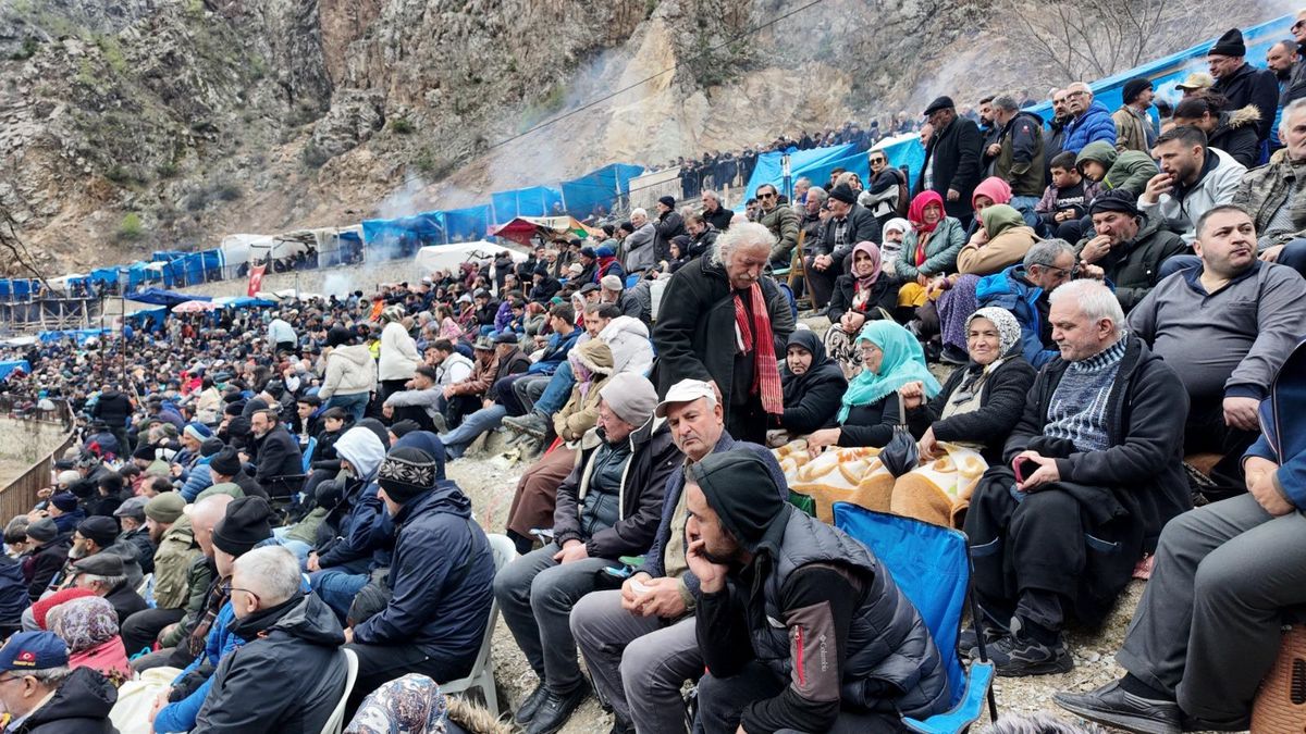 Artvin’de Renkli Anlarla Dolu Boğa Güreşleri Festivali Gerçekleşti