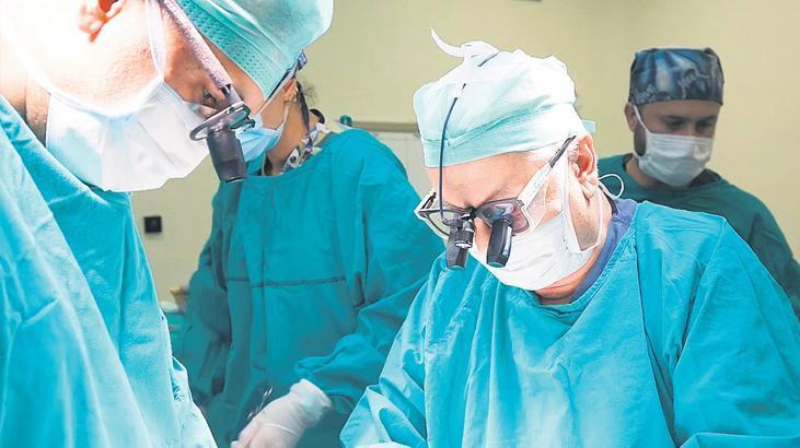 Malatya’da dünya tıp tarihine geçen bir rekor! 8’li çapraz karaciğer nakli